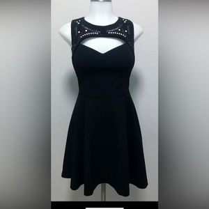 GUESS Rhinestone Black Sleeveless A-Line Sweetheart Neckline Cutout Beaded Dress